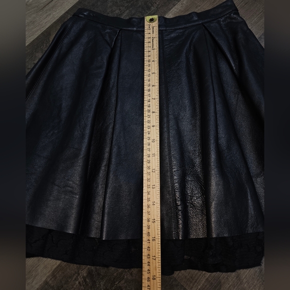 Vintage PKJ, Black Leather Skirt with Lace Trim, 100% Lamb Leather - Picture 4 of 12